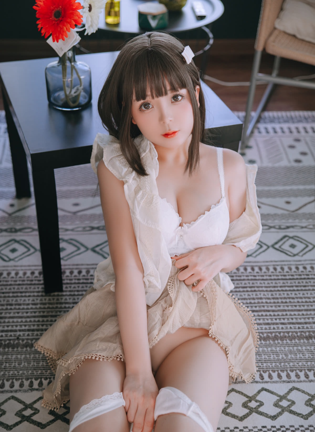 日奈娇 – 全套255期及随包视频[266.2G-2026.8]