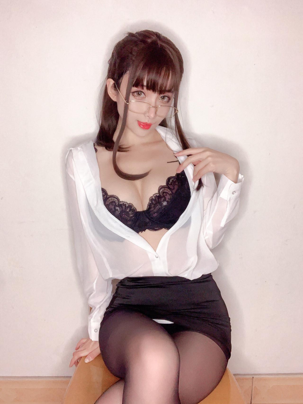 Rioko凉凉子 – 全套160期&随包视频[79.4G-2026.7]
